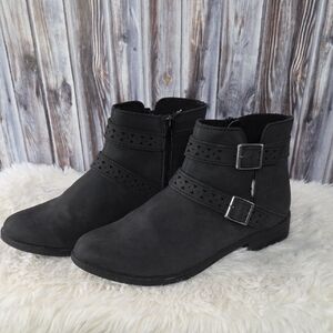 American Eagle Outfitters Black Ankle Booties with Buckle Straps Size 8.5